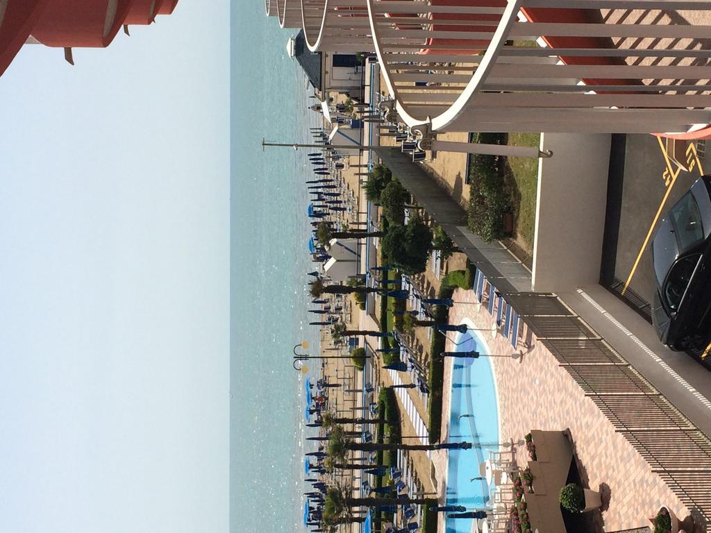Residence Apollo - Walterigato Apartments Solo Per Famiglie Lido di Jesolo Eksteriør bilde