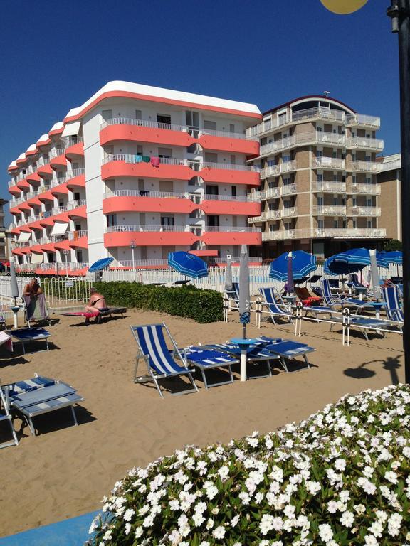 Residence Apollo - Walterigato Apartments Solo Per Famiglie Lido di Jesolo Eksteriør bilde