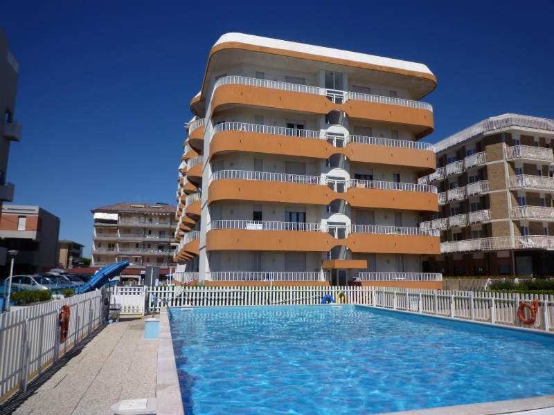 Residence Apollo - Walterigato Apartments Solo Per Famiglie Lido di Jesolo Eksteriør bilde